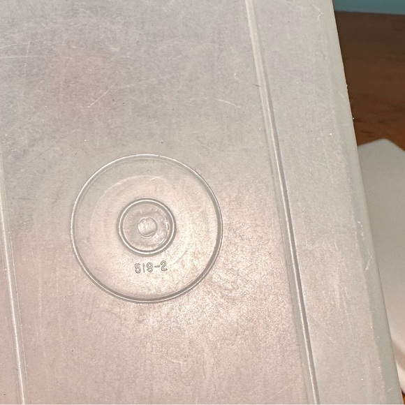 Vintage Tupperware Fridge/Storage Container - Picture 10 of 11